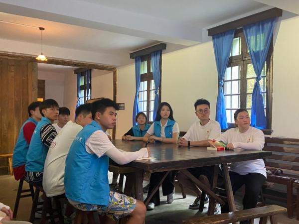 是新时代坚持和发展中国特色社会主义