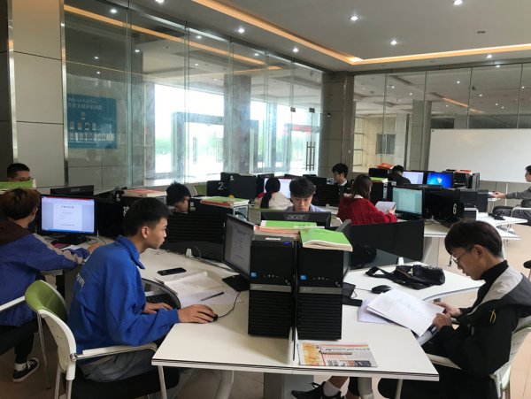 现有专兼职教师83人